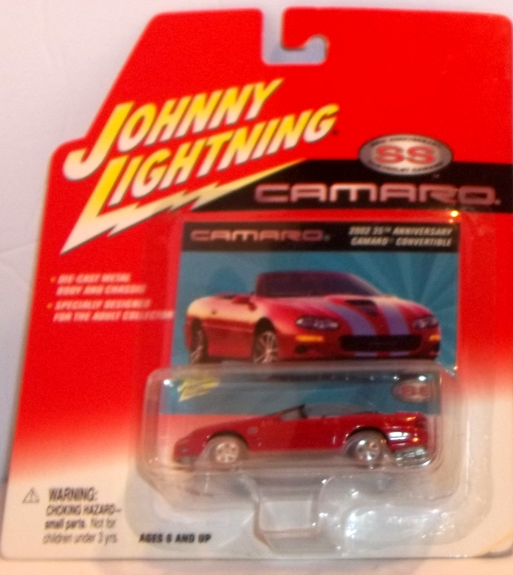 Johnny Lightning 35th Anniversary SS Camaro 2002 red convertible